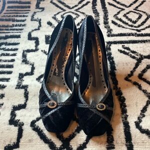 BCBGENERATION Velvet and Leather Pumps Sz 10